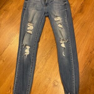 Women’s KanCan Distressed Jeans Size 7/27